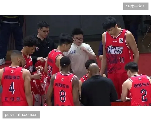 本赛季季后赛格局清晰，常规赛排名前四的球队均通过1-4决赛考验，展现了强大的统治力。